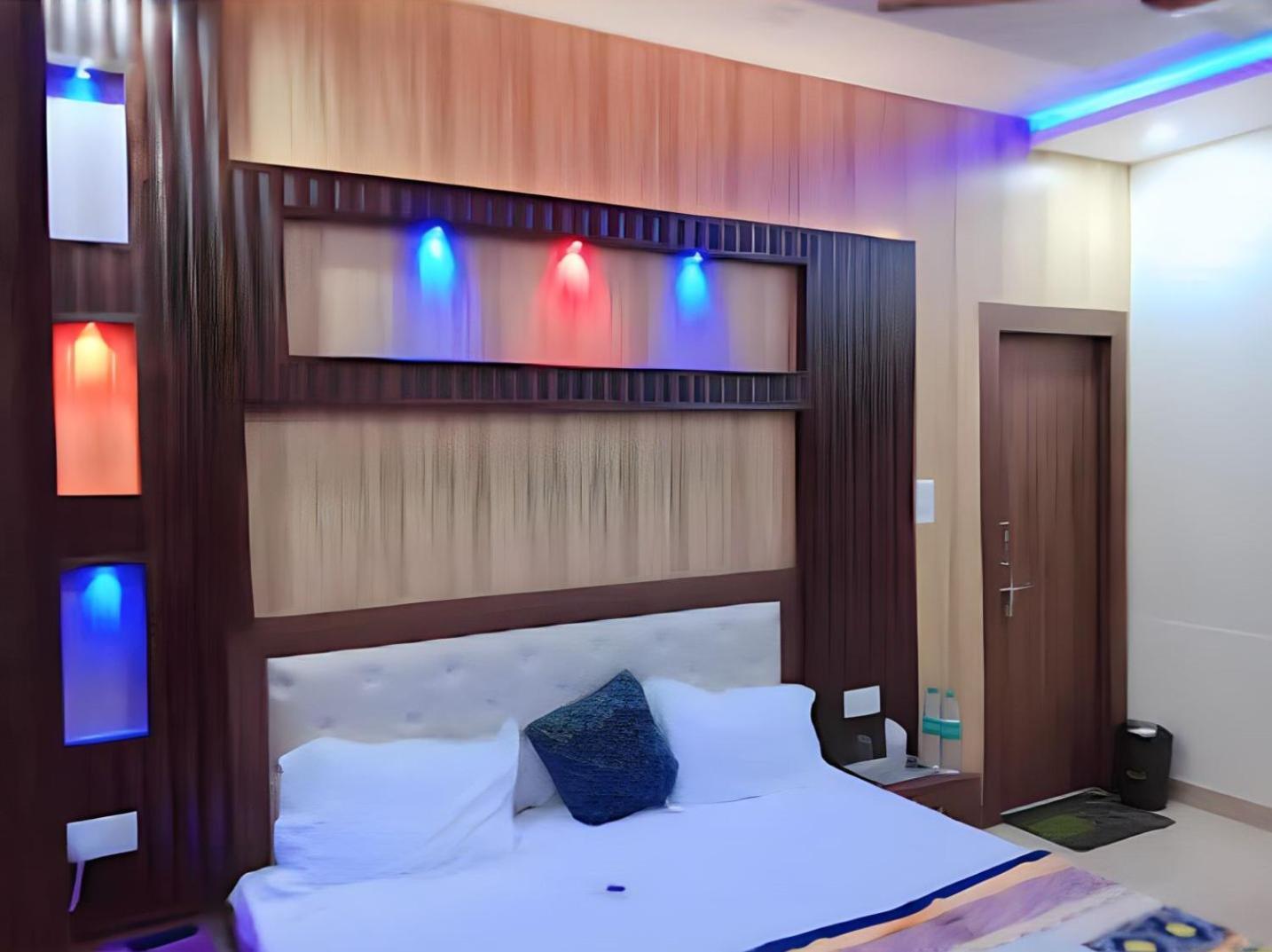 Taj Square A Luxurious Family Homestay Agra  Exteriör bild