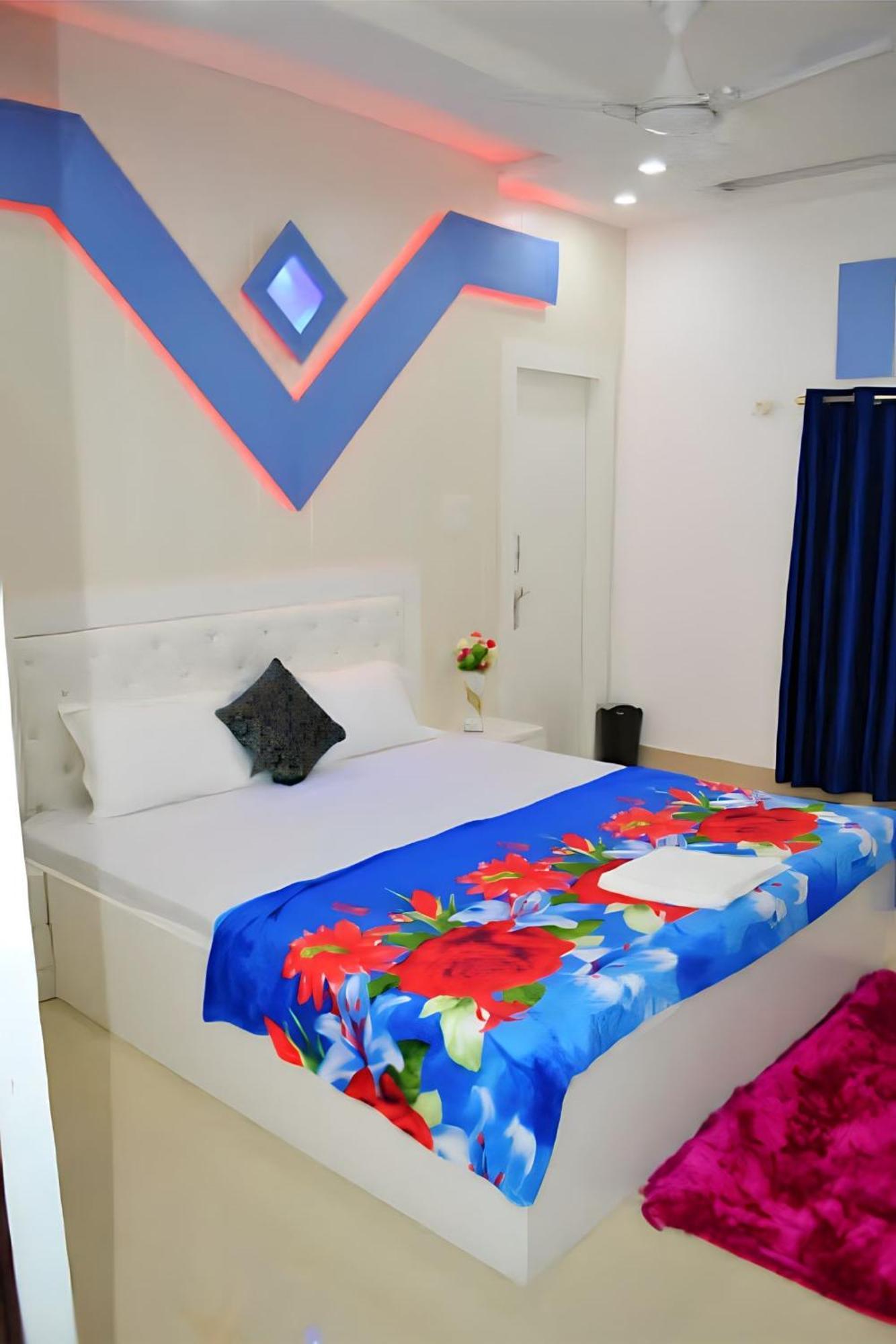 Taj Square A Luxurious Family Homestay Agra  Exteriör bild