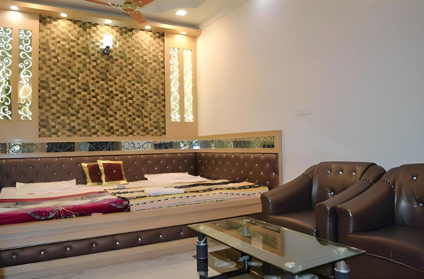 Taj Square A Luxurious Family Homestay Agra  Exteriör bild