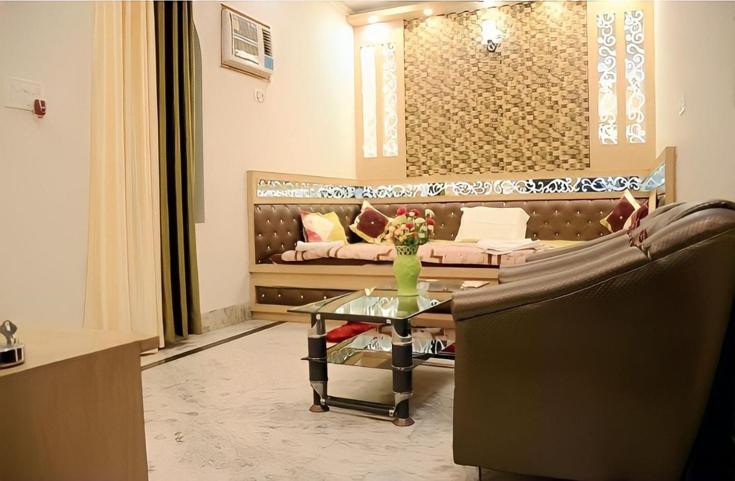Taj Square A Luxurious Family Homestay Agra  Exteriör bild