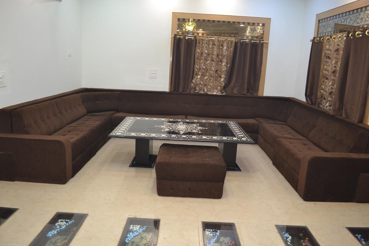 Taj Square A Luxurious Family Homestay Agra  Exteriör bild