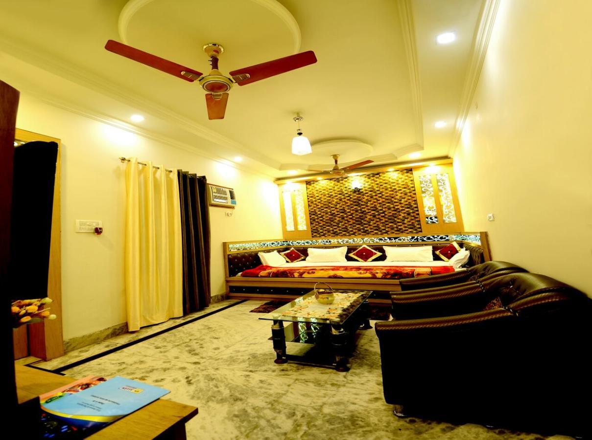Taj Square A Luxurious Family Homestay Agra  Exteriör bild