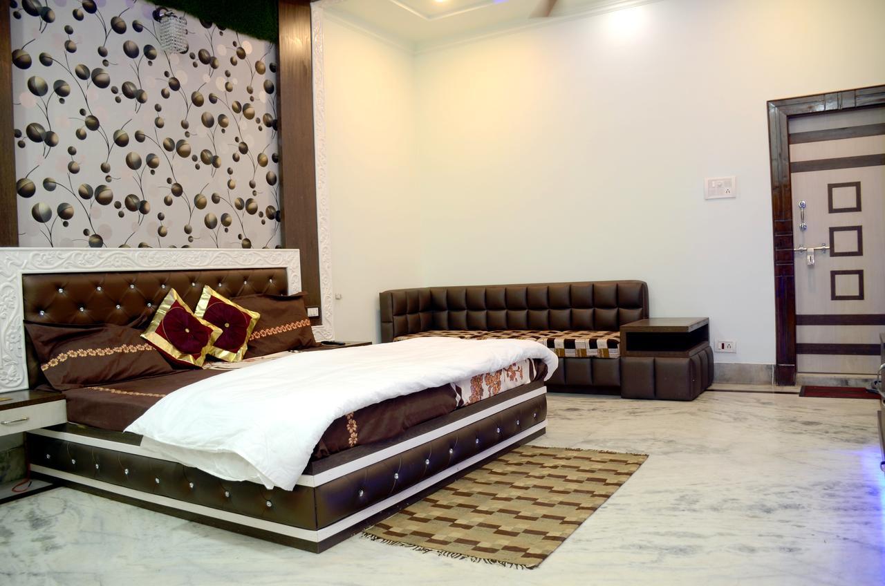 Taj Square A Luxurious Family Homestay Agra  Exteriör bild