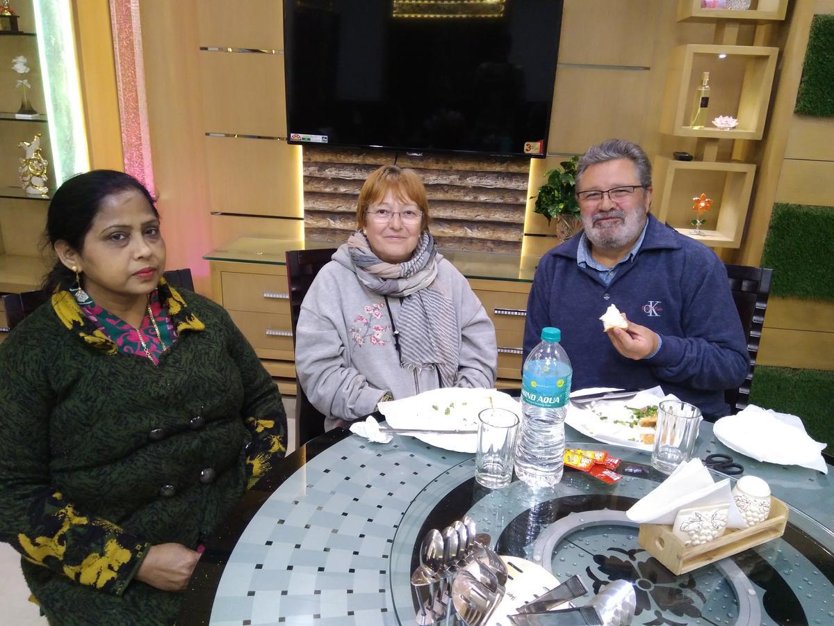 Taj Square A Luxurious Family Homestay Agra  Exteriör bild